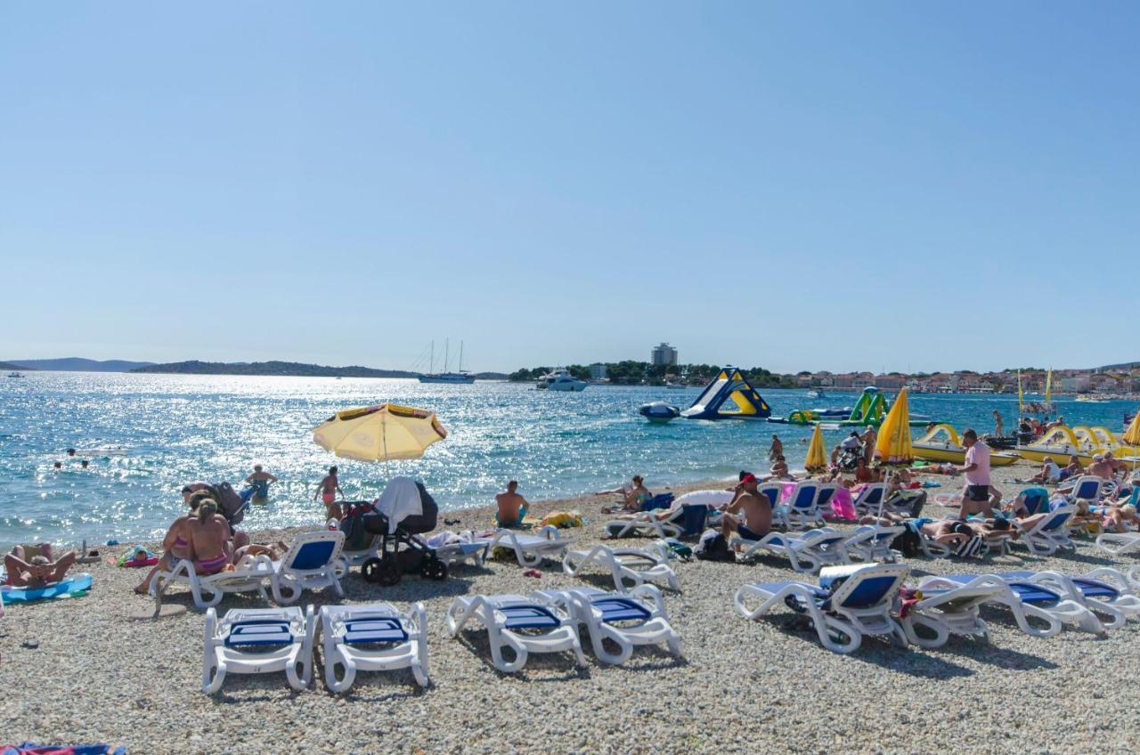 Apartments Mira I Vodice Bagian luar foto
