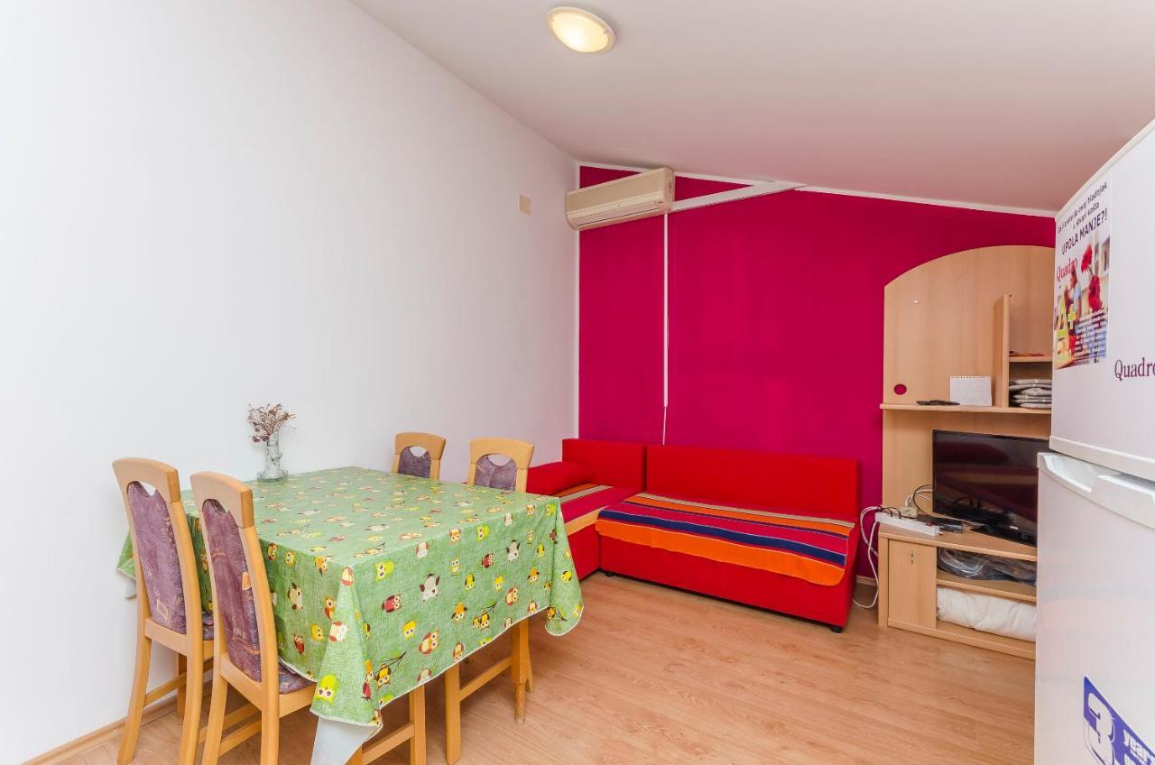 Apartments Mira I Vodice Bagian luar foto