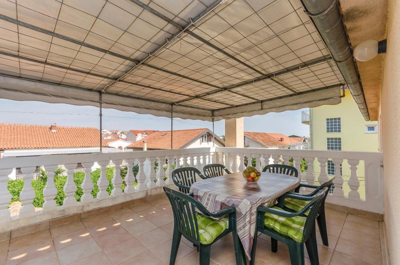 Apartments Mira I Vodice Bagian luar foto