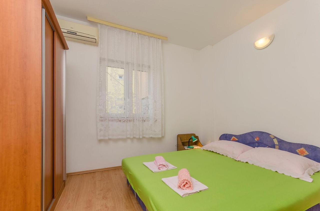 Apartments Mira I Vodice Bagian luar foto