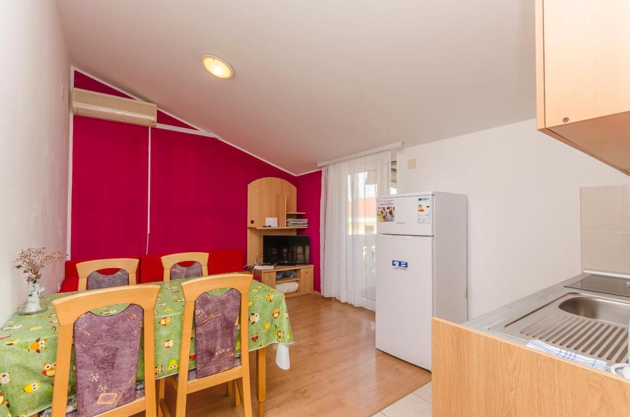 Apartments Mira I Vodice Bagian luar foto