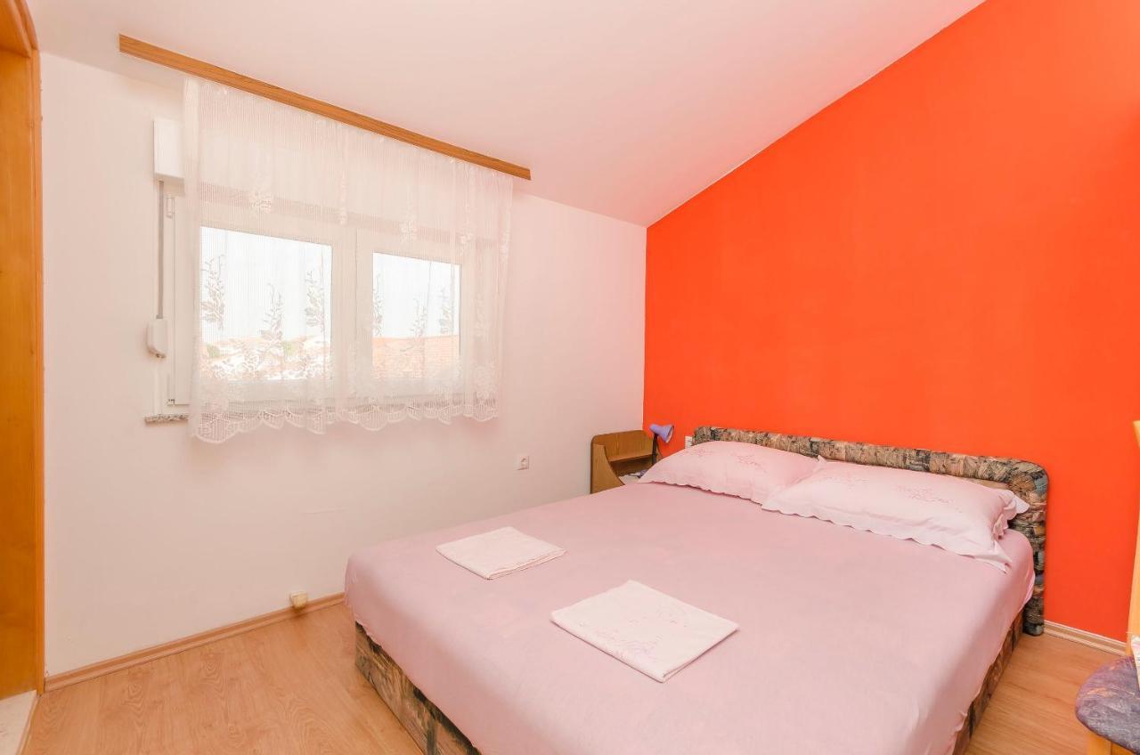 Apartments Mira I Vodice Bagian luar foto