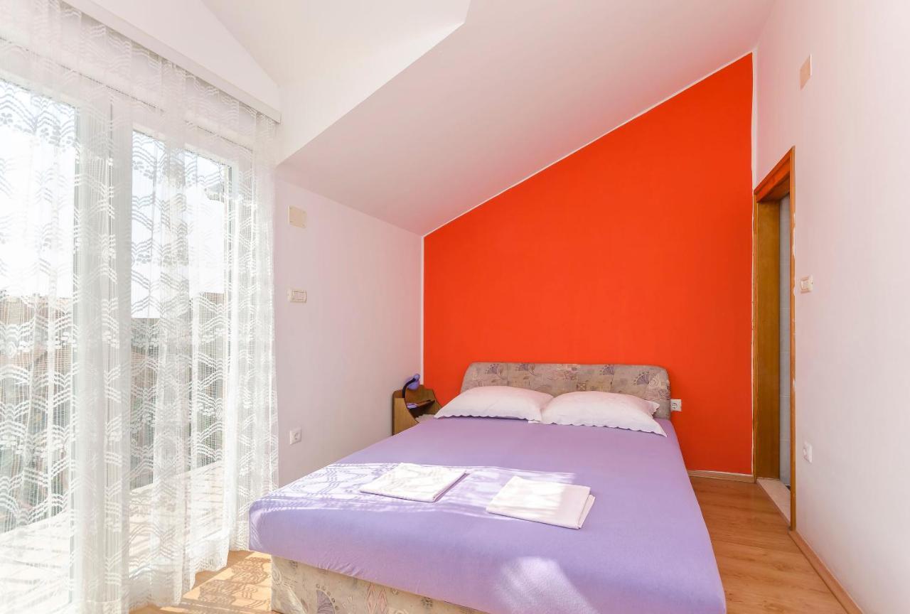 Apartments Mira I Vodice Bagian luar foto