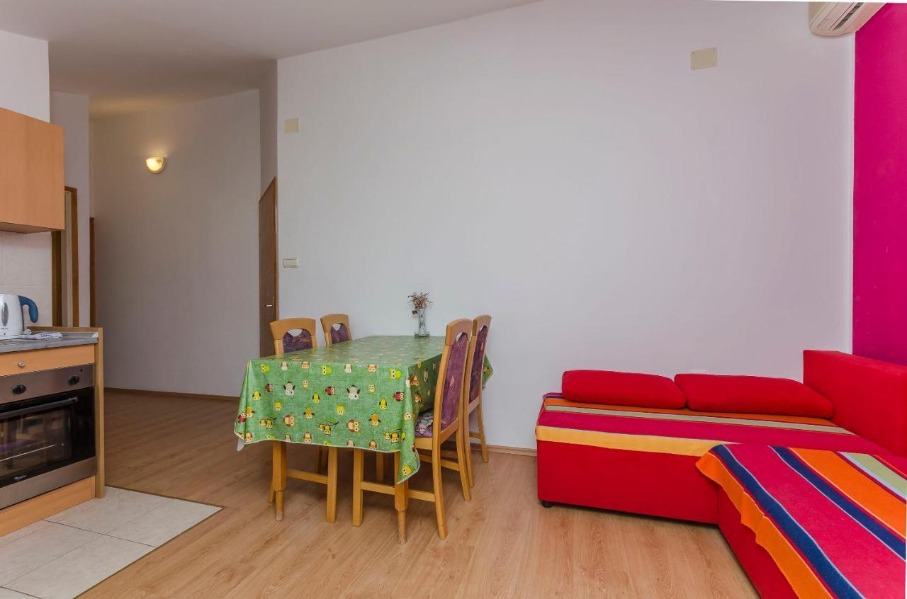 Apartments Mira I Vodice Bagian luar foto